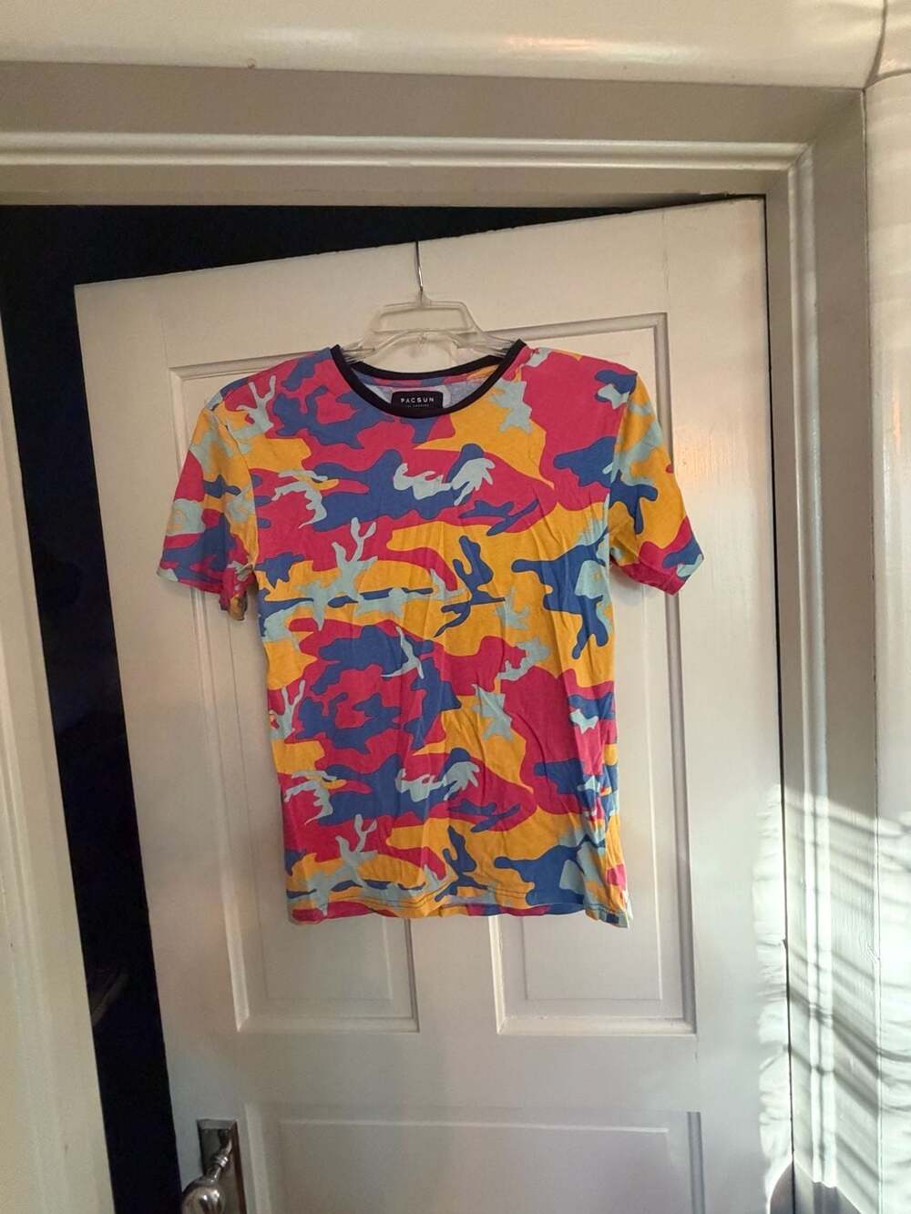 PacSun Multicolored Camo T-Shirt Size S